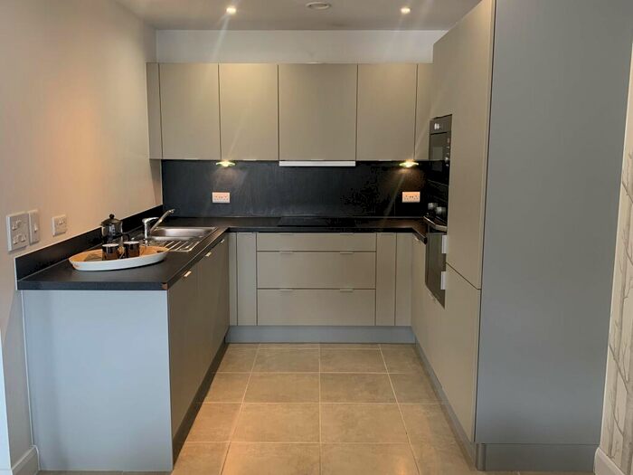 2 Bedroom Flat To Rent In Deanery Road, , Bristol, BS1