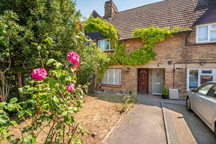 3 Bedroom House For Sale In Ditton Road, Datchet, SL3