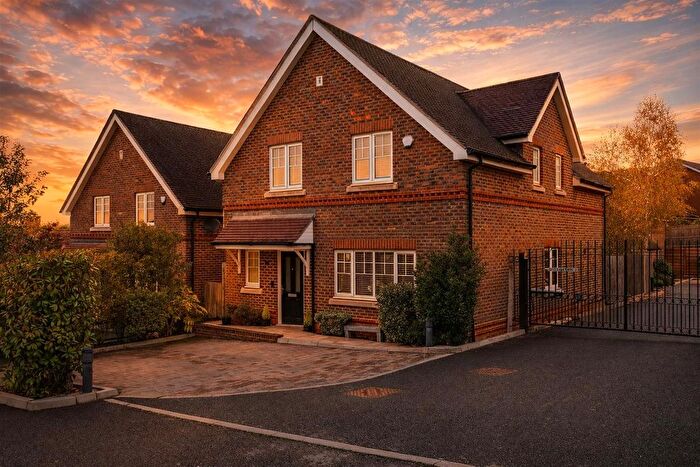 4 Bedroom Detached House For Sale In Woodlands Road, Epsom, Surrey, KT18