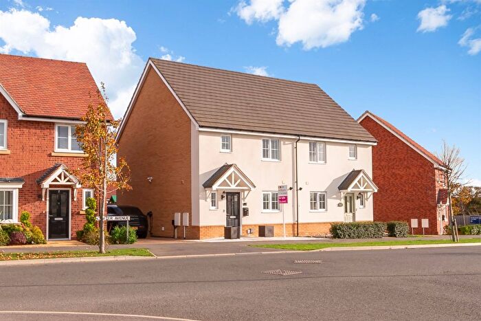 3 Bedroom Semi Detached House For Sale In Carter Avenue, Maldon, CM9