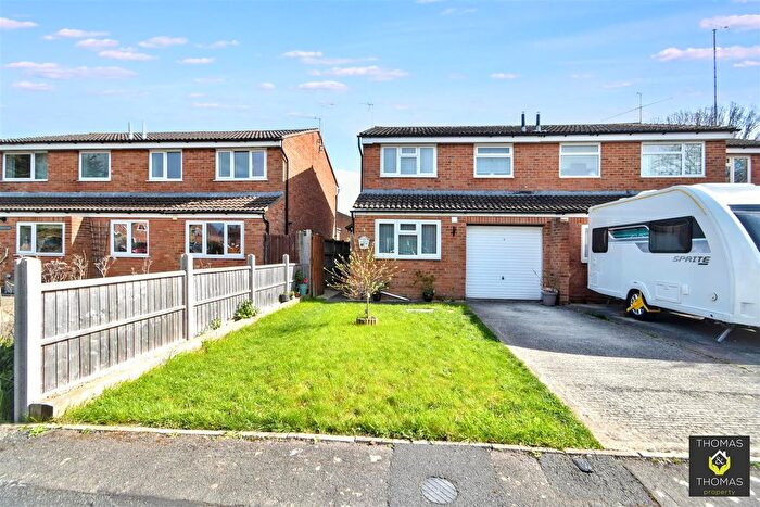 3 Bedroom Semi-Detached House For Sale In Druids Oak, Quedgeley, GL2