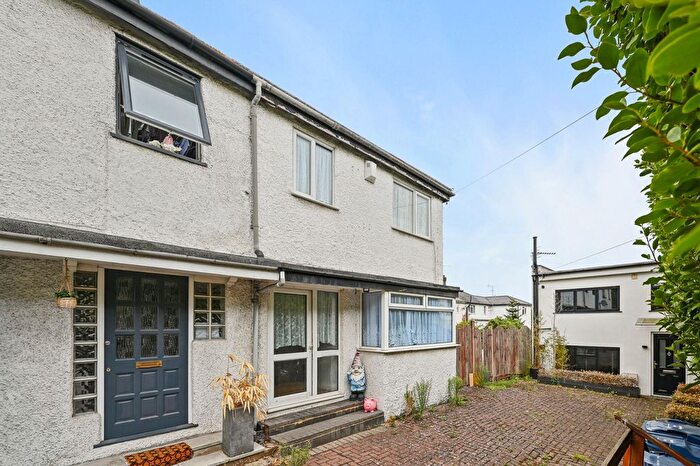 2 Bedroom End Of Terrace House To Rent In Mashie Road, Acton, W3