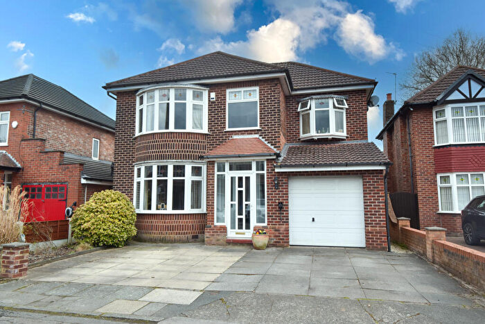 4 Bedroom Detached House For Sale In Wroxham Avenue, Davyhulme, M41
