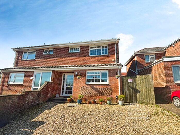 3 Bedroom Semi-Detached House For Sale In Pitt Street, Ryde, Isle Of Wight, PO33