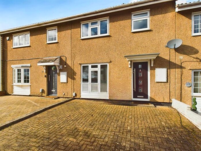 3 Bedroom House To Rent In Hardy Close, Hitchin, SG4