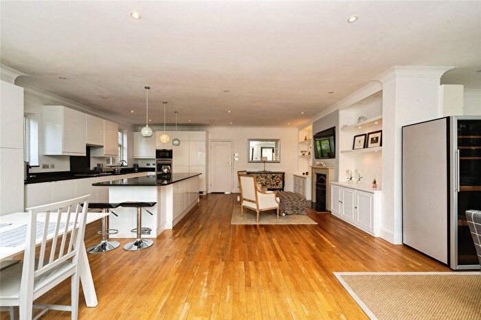 6 Bedroom Detached House To Rent In Queens Road, Richmond, TW10