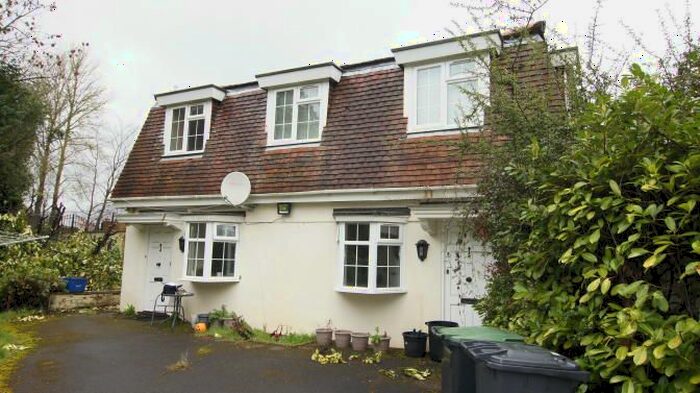 3 Bedroom Cottage To Rent In High Road, Chigwell, IG7