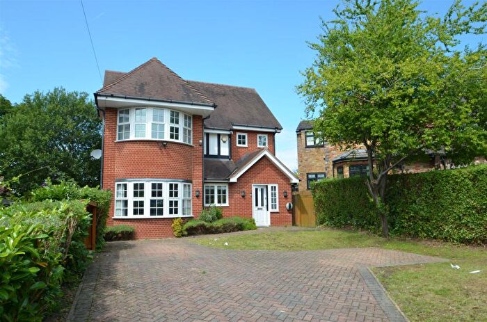 4 Bedroom Detached House To Rent In Priory Close, Ruislip, HA4