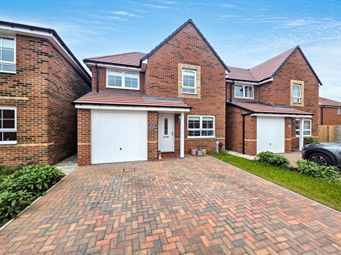 3 Bedroom Detached House For Sale In Farne Close, Whitley Bay, NE25