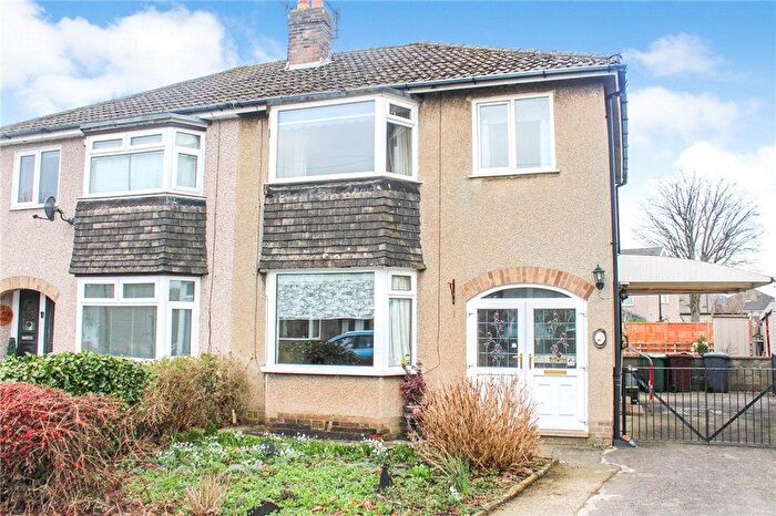 3 Bedroom Semi Detached House For Sale In Clough Avenue, Steeton, Keighley, West Yorkshire, BD20