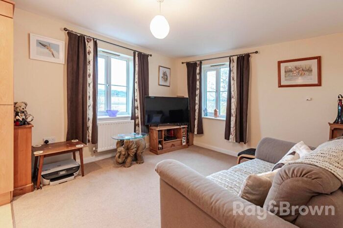 2 Bedroom Apartment For Sale In Ffordd James McGhan, Cardiff, CF11