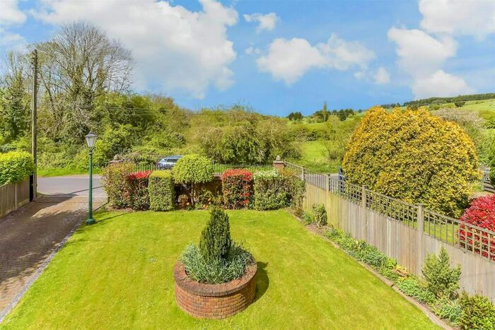 4 Bedroom Detached House For Sale In Teddars Leas Road, Etchinghill, Folkestone, Kent, CT18