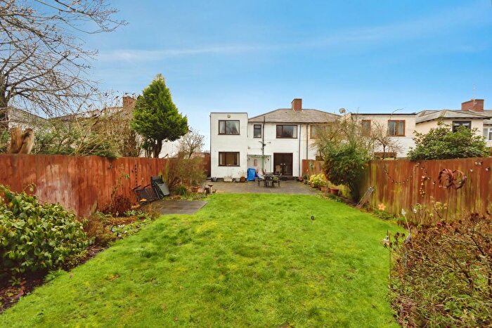 4 Bedroom Semi-Detached House For Sale In Kineton Lane, Hockley Heath, Solihull, B94