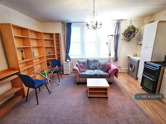 1 Bedroom Flat To Rent In Norwood Road, London, SE27