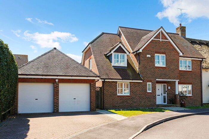 4 Bedroom Detached House For Sale In Waterford Gardens, Littlehampton, BN17