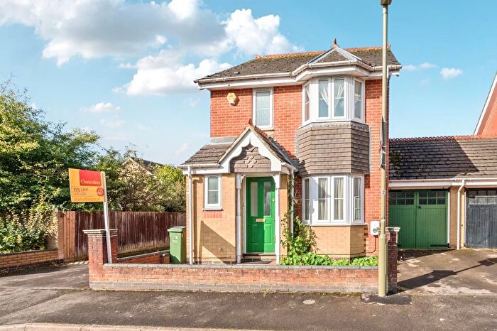 3 Bedroom Link Detached House To Rent In Demesne Furze, Headington, OX3