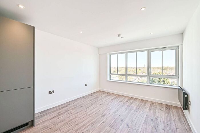 1 Bedroom Flat For Sale In Yeatman Court, Watford, WD24