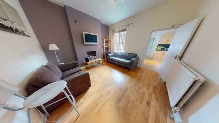 6 Bedroom Semi-Detached House To Rent In Burford Road, Nottingham, NG7