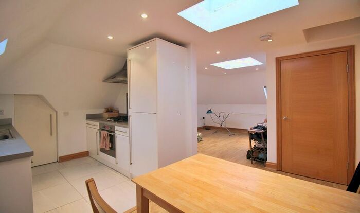 1 Bedroom Flat To Rent In Ossulton Way, London, N2