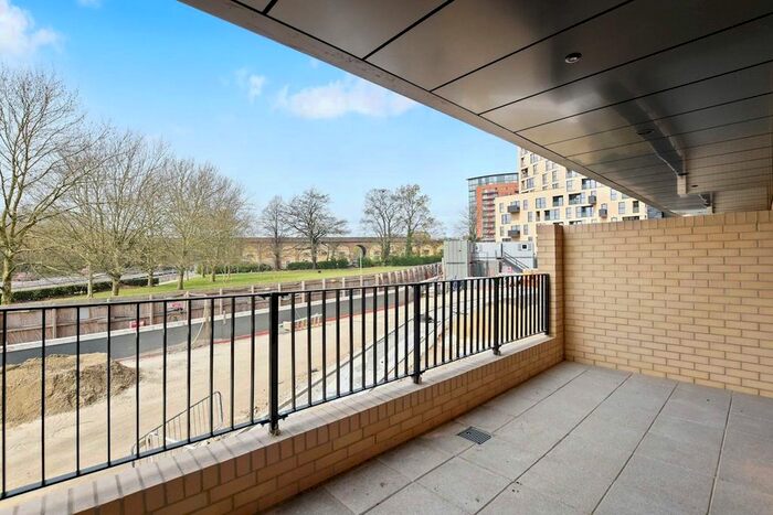 1 Bedroom Flat To Rent In Burgess Springs, Chelmsford, CM1