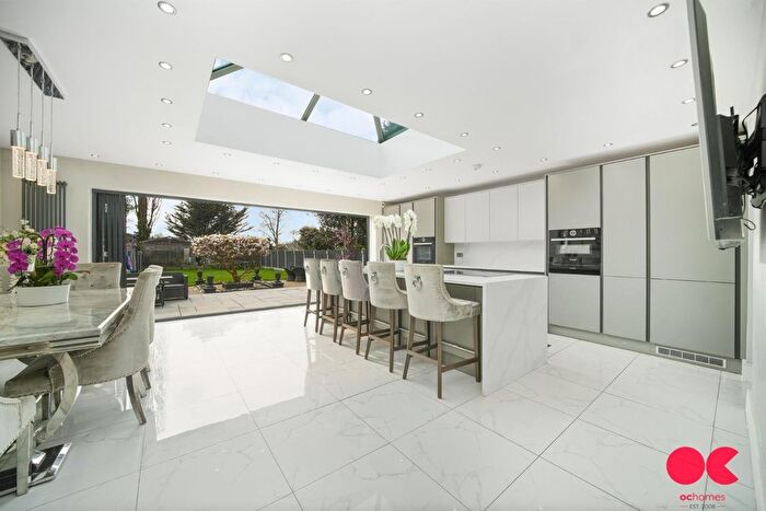 4 Bedroom Semi Detached House For Sale In Balgores Lane, Gidea Park, RM2