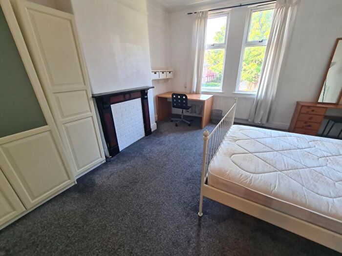 6 Bedroom House To Rent In Brudenell Road, Leeds, LS6