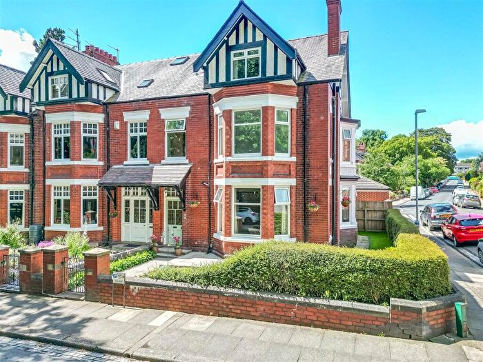6 Bedroom Detached House For Sale In Southend Avenue, Darlington, DL3