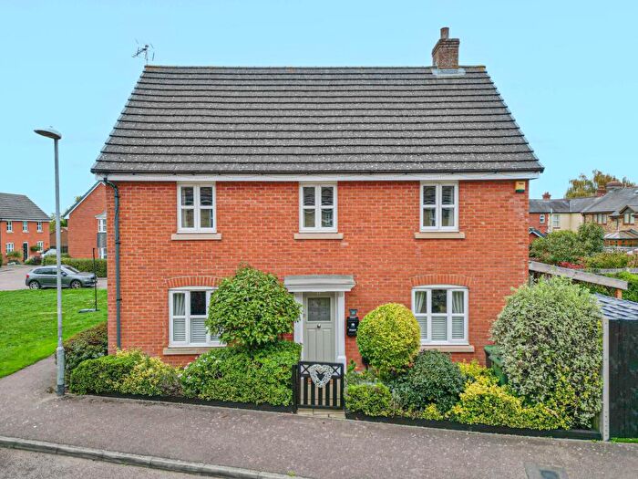 4 Bedroom End Of Terrace House For Sale In Birch Close, Cranfield, MK43