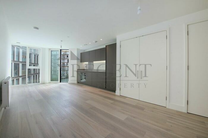 2 Bedroom Apartment To Rent In Ashley Road, Tottenham Hale, N17