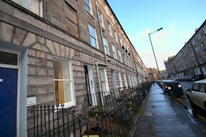 1 Bedroom Flat To Rent In Montague Street, Newington, Edinburgh, EH8