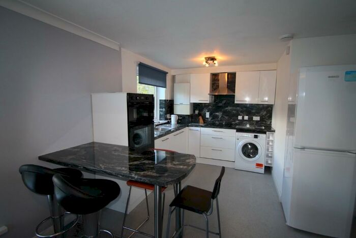 2 Bedroom Flat To Rent In Greystoke Gardens, Newcastle Upon Tyne, NE2