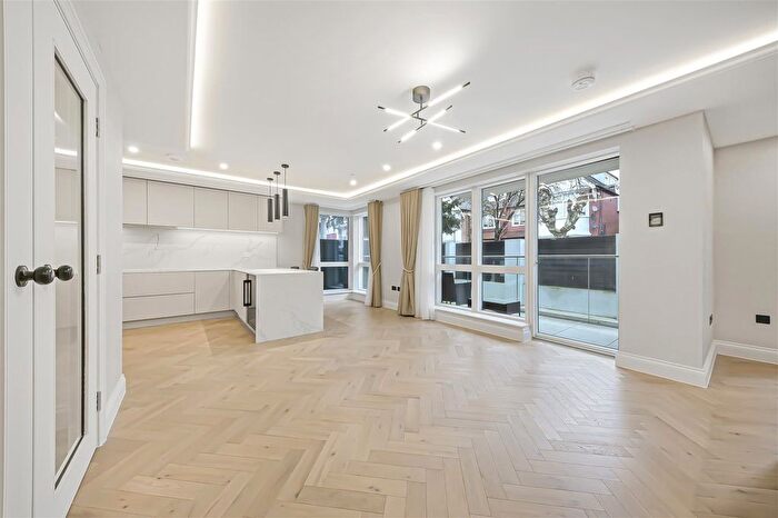 3 Bedroom Flat To Rent In The Luxley, Golders Green, NW11