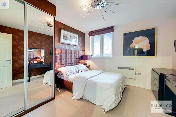 2 Bedroom Apartment For Sale In King George Crescent, Wembley, HA0