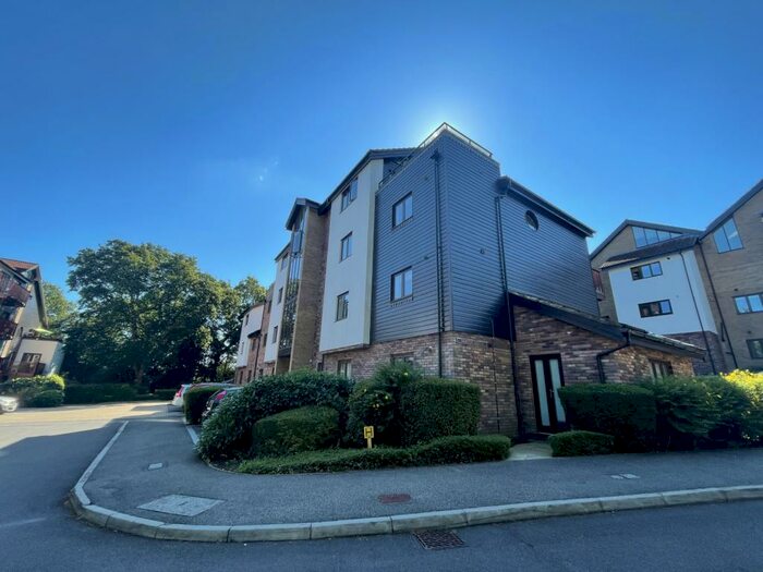 2 Bedroom Flat To Rent In Ferndown, BH22