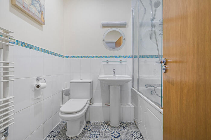 2 Bedroom Apartment To Rent In Kings Road, Reading, Berkshire, RG1