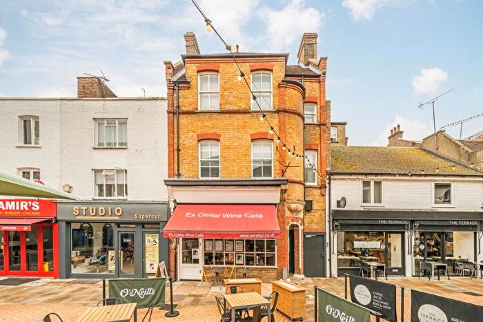 1 Bedroom Flat To Rent In Apple Market, Kingston Upon Thames, KT1