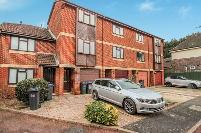 3 Bedroom Town House To Rent In St. Botolphs Road, Worthing, BN11