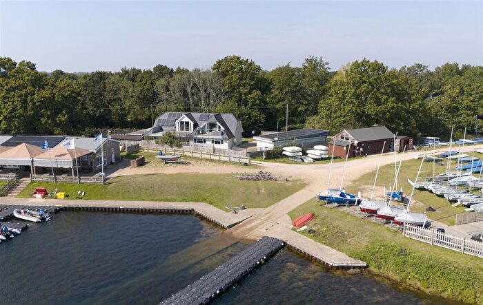 5 Bedroom Detached House To Rent In Ivy Lane, Blashford, BH24