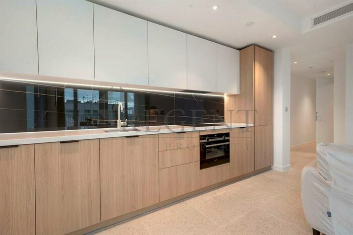 1 Bedroom Apartment To Rent In Bouchon Point, Cendal Crescent, E1