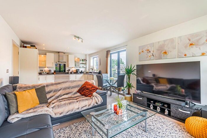 2 Bedroom Apartment For Sale In Admiral House, The Quays, Castle Quay Close, Nottingham, Nottinghamshire, NG7