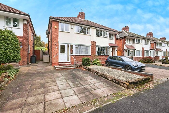 3 Bedroom Semi Detached House For Sale In Whitehill Lane, Birmingham, West Midlands, B29