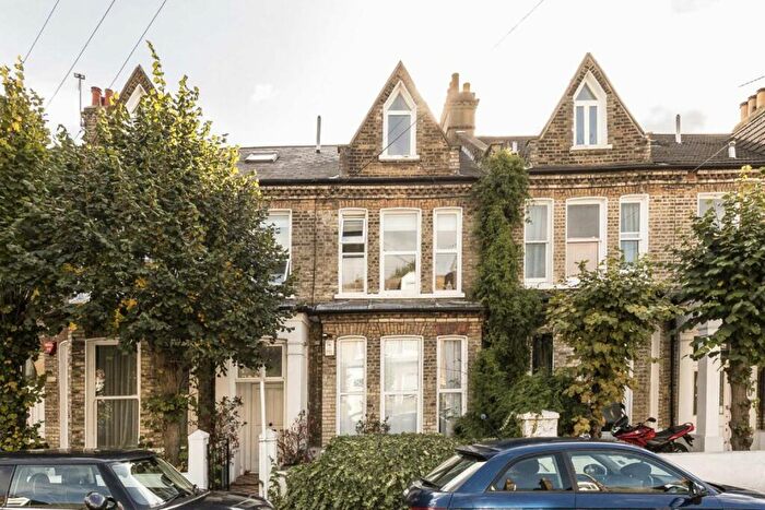 1 Bedroom Flat To Rent In Lysias Road, Balham, SW12