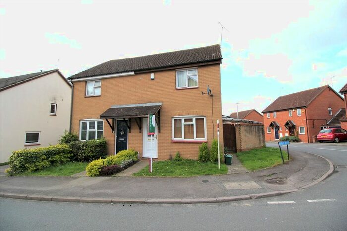 3 Bedroom Semi-Detached House To Rent In Marlborough Way, Billericay, CM12