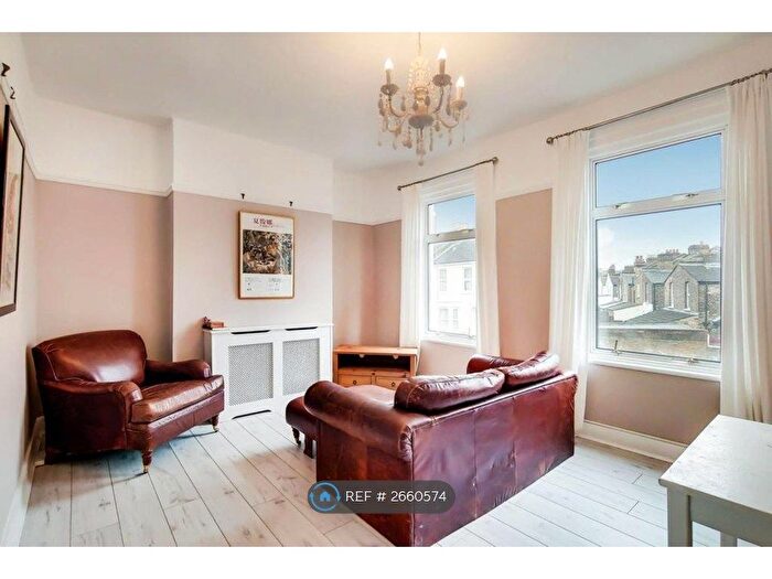 1 Bedroom Flat To Rent In Evesham Road, London, E15