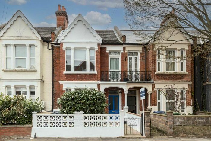 2 Bedroom Flat To Rent In Cumberland Road, London, W3