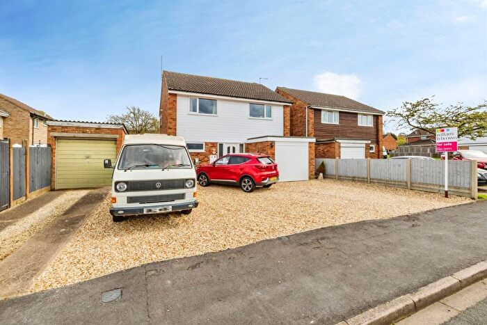 4 Bedroom Detached House For Sale In Glendon Close, Lincoln, LN5