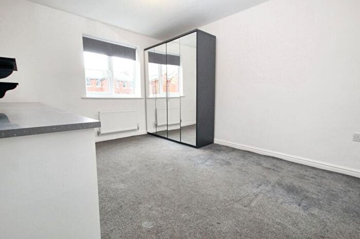 4 Bedroom Town House To Rent In Oakhurst Drive, Wardle, OL12