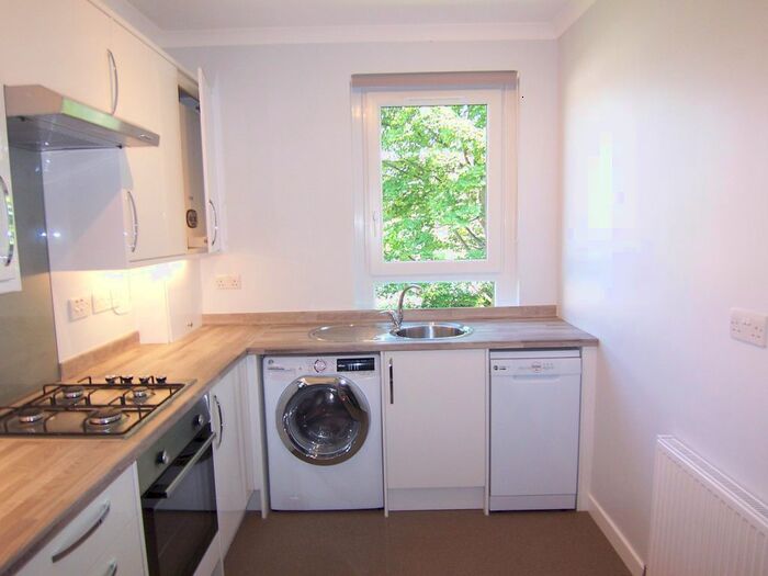 2 Bedroom Flat To Rent In Glendevon Avenue, Balgreen, Edinburgh, EH12