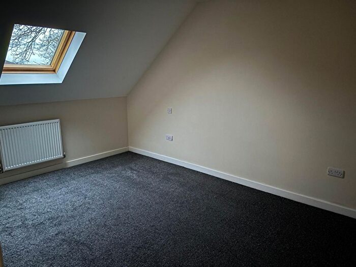 4 Bedroom Town House To Rent In Alder Mews, Batley, WF17