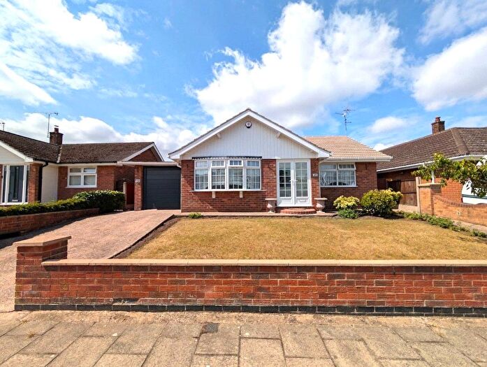 2 Bedroom Bungalow For Sale In Woodside Avenue, Mansfield, Nottinghamshire, NG18
